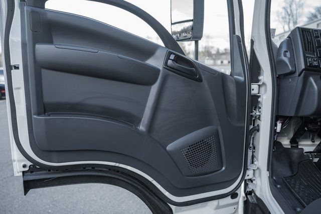 2024 Chevrolet Low Cab Forward 5500 XG  - 22951740 - 24