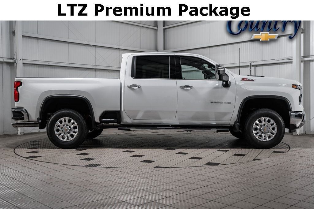 2024 Chevrolet Silverado 2500HD 4WD Crew Cab 159" LTZ - 22488778 - 8