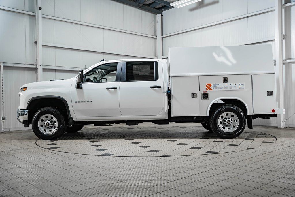 2024 Chevrolet Silverado 3500HD photo 4