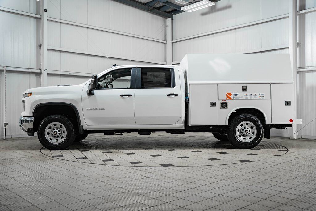 2024 Chevrolet Silverado 3500HD photo 4