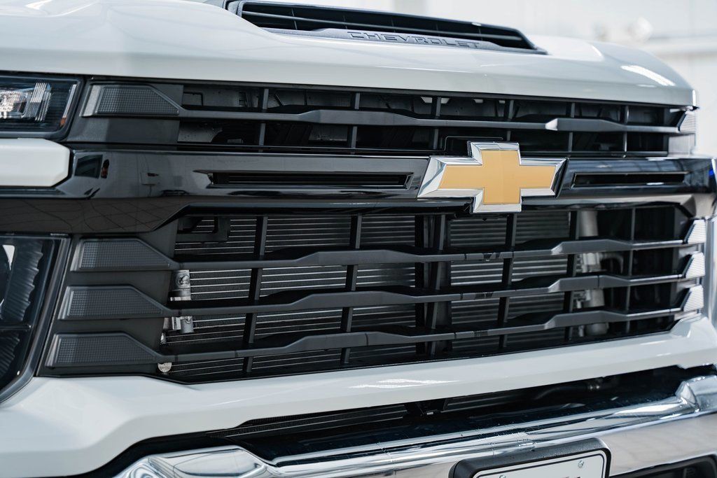 2024 Chevrolet Silverado 3500HD photo 9