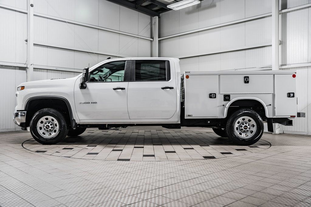 2024 Chevrolet Silverado 3500HD photo 4