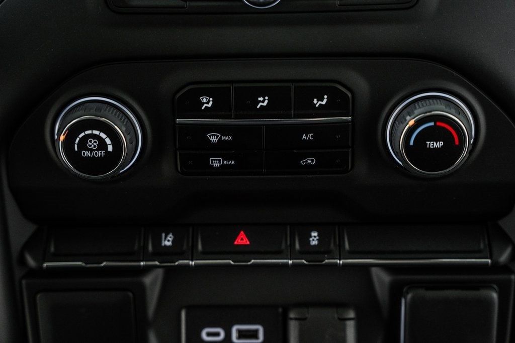 2024 Chevrolet Silverado 3500HD photo 21