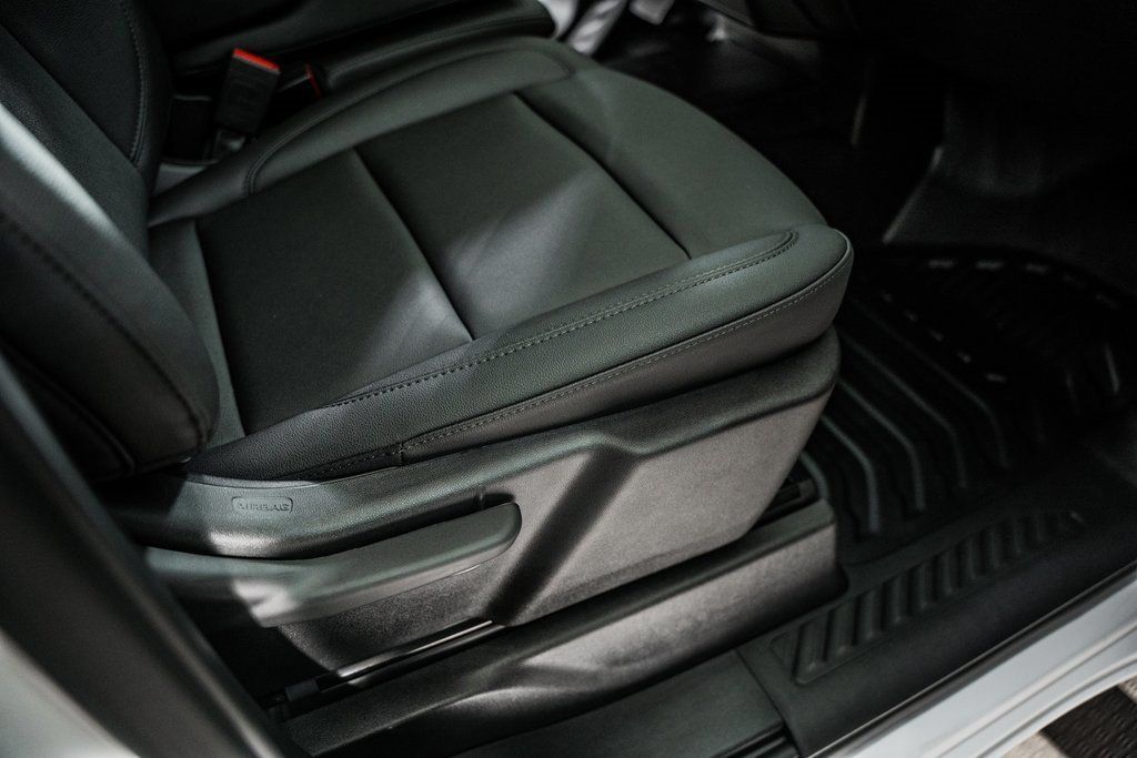 2024 Chevrolet Silverado 3500 HD WT - 22946988 - 32