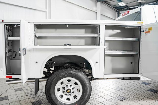 2024 Chevrolet Silverado 3500 HD WT - 22958669 - 13