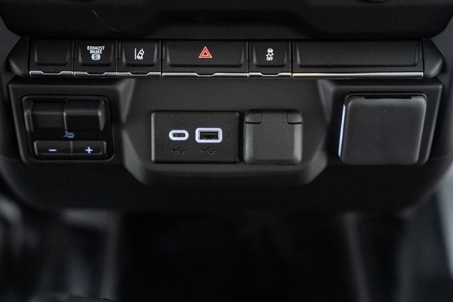 2024 Chevrolet Silverado 3500 HD Chassis Cab Work Truck - 22868331 - 24