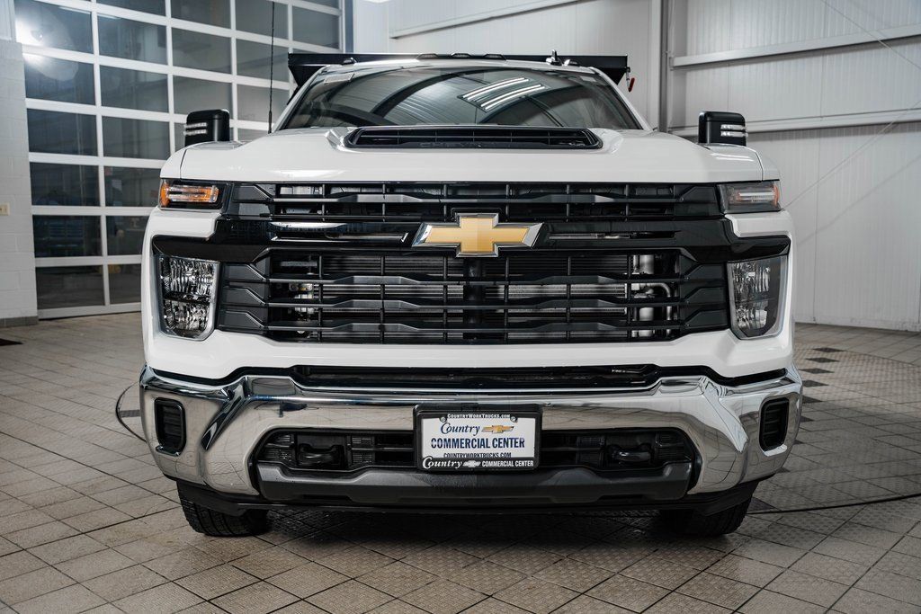 2024 Chevrolet Silverado 3500HD Work Truck photo 2