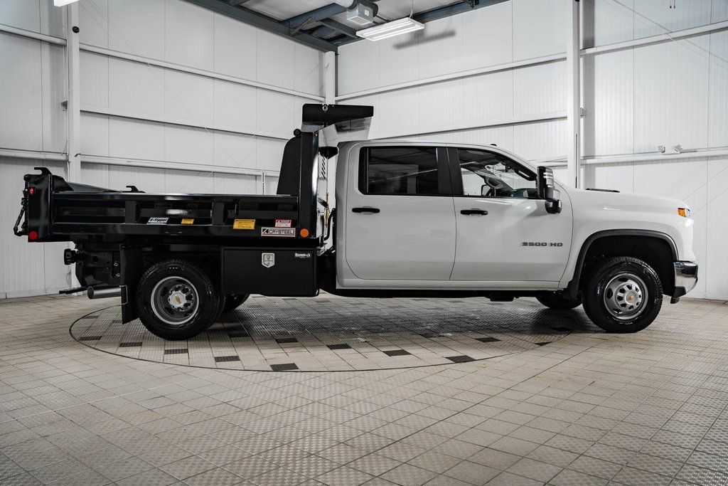 2024 Chevrolet Silverado 3500HD Work Truck photo 3
