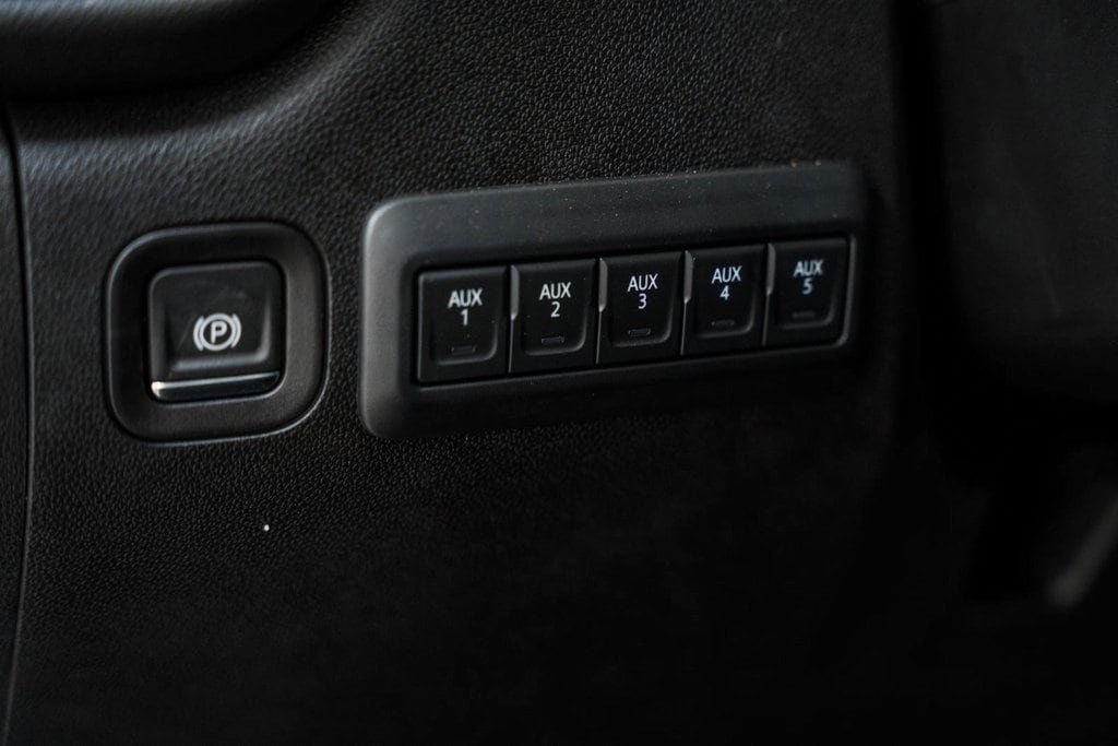 2024 Chevrolet Silverado 3500HD 4WD Double Cab 162" Work Truck - 22868301 - 36