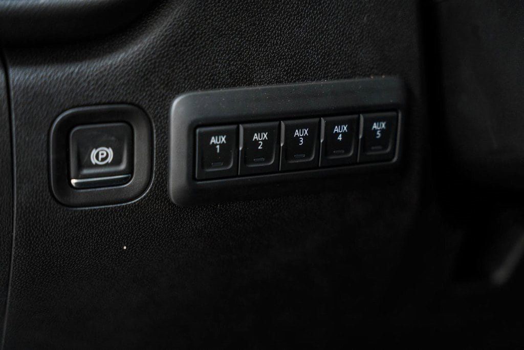 2024 Chevrolet Silverado 3500HD 4WD Double Cab 162" Work Truck - 22975760 - 36