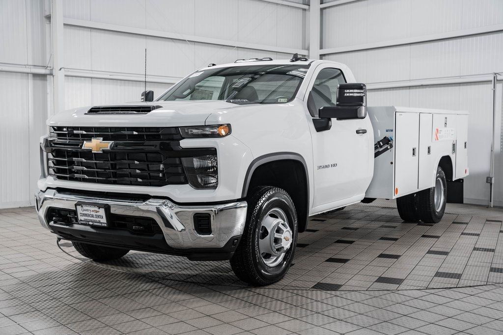 2024 Chevrolet Silverado 3500HD CC 3500HD REG CAB 4X4 * 6.6 DURAMAX * 11' READING UTILITY - 22371445 - 2