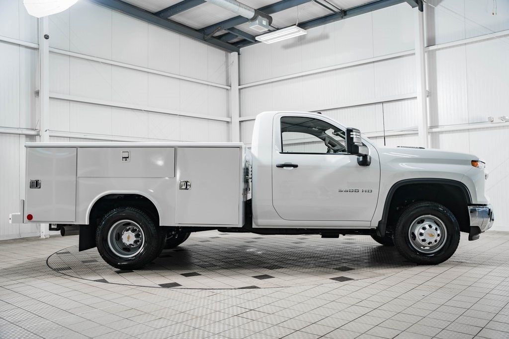 2024 Chevrolet Silverado 3500HD CC 3500HD REG CAB 4X4 * 6.6 DURAMAX * 9' READING UTILITY - 22519003 - 2