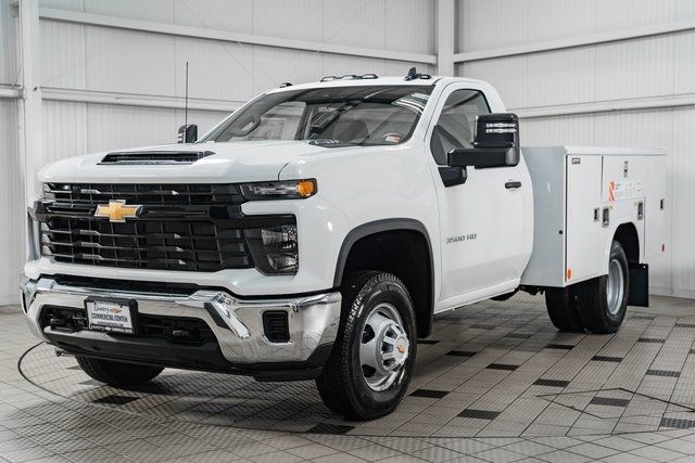 2024 Chevrolet Silverado 3500HD CC 3500HD REG CAB 4X4 * 6.6 V8 * 9' READING UTILITY - 22158951 - 2