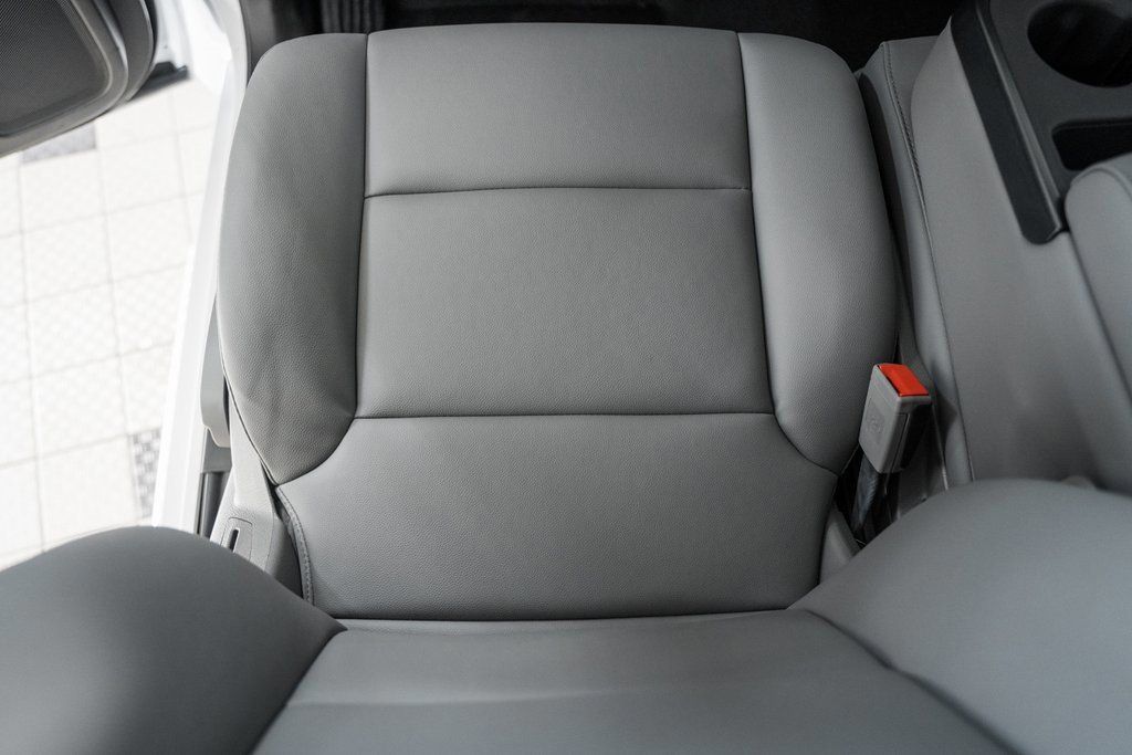 2024 Chevrolet Silverado 5500 HD Work Truck - 22868367 - 34