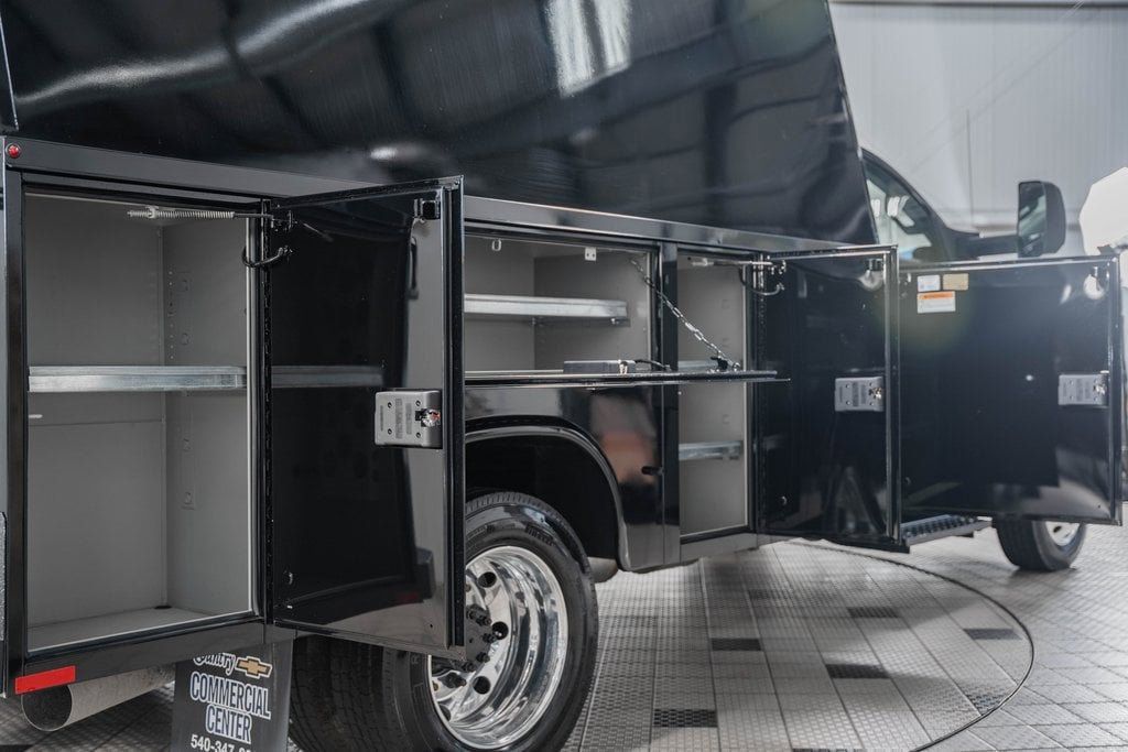 2024 Chevrolet Silverado 5500 HD Work Truck - 22868368 - 17