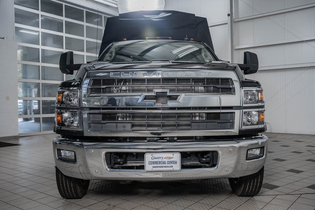 2024 Chevrolet Silverado 5500HD Work Truck photo 2