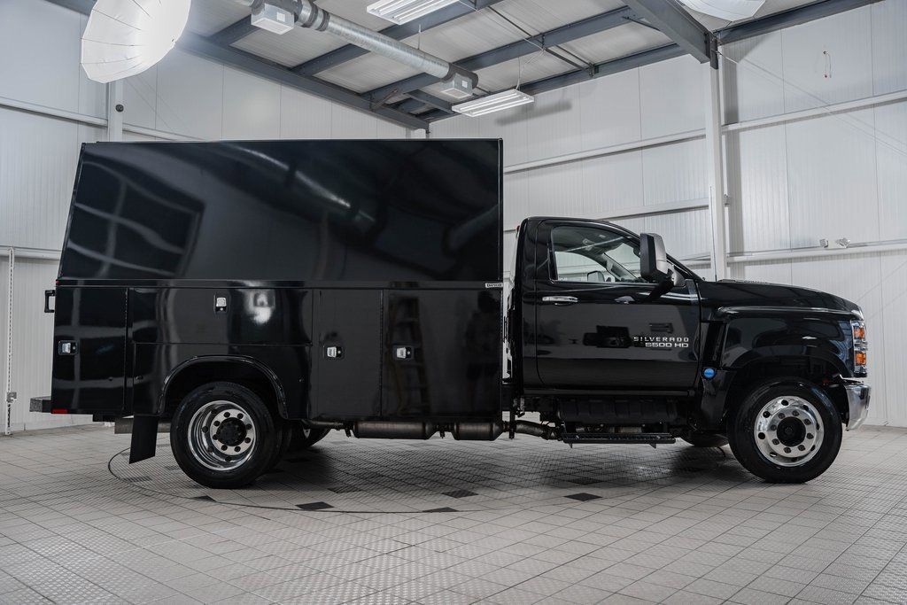 2024 Chevrolet Silverado 5500HD Work Truck photo 3
