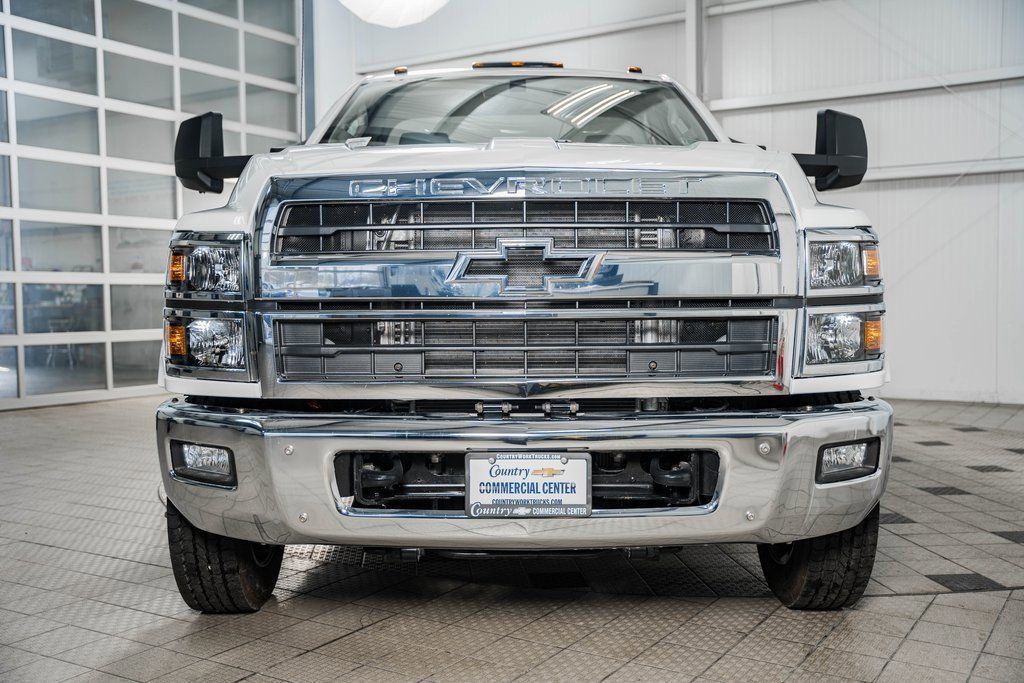 2024 Chevrolet Silverado 5500HD Work Truck photo 2