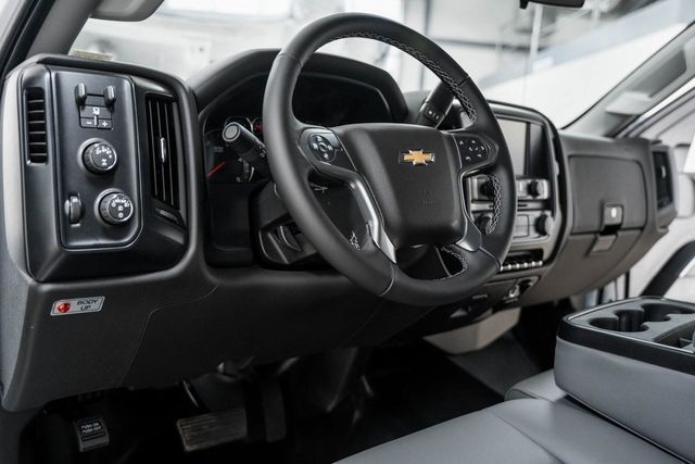 2024 Chevrolet Silverado 5500 HD Work Truck - 22958672 - 29