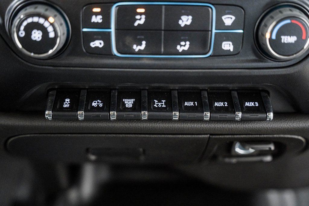 2024 Chevrolet Silverado 5500 HD Work Truck - 22958672 - 34