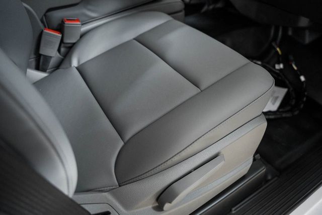 2024 Chevrolet Silverado 5500 HD Work Truck - 22958672 - 40