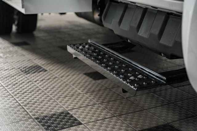 2024 Chevrolet Silverado 5500 HD Work Truck - 22962377 - 16