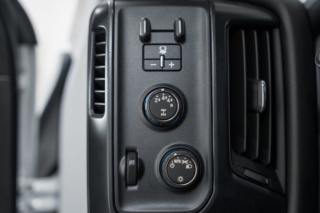 2024 Chevrolet Silverado 5500 HD Work Truck - 22975767 - 39