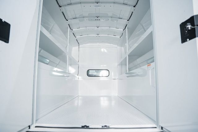 2024 Chevrolet Silverado 5500 HD Work Truck - 22981186 - 25