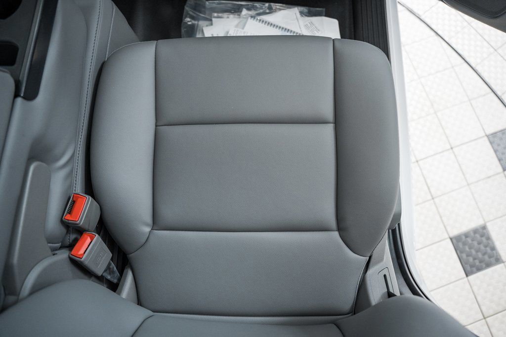 2024 Chevrolet Silverado 5500 HD Work Truck - 22981186 - 37