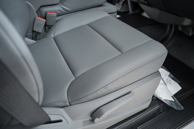 2024 Chevrolet Silverado 5500 HD Work Truck - 22981186 - 38