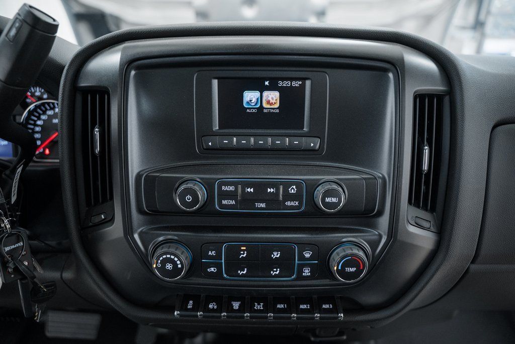 2024 Chevrolet Silverado 5500 HD Work Truck - 22992121 - 28