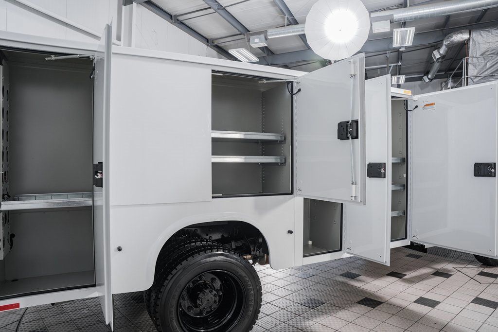 2024 Chevrolet Silverado 5500 HD Work Truck - 22995482 - 19