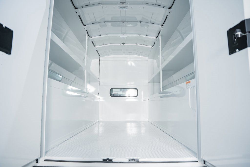 2024 Chevrolet Silverado 5500 HD Work Truck - 22995484 - 25