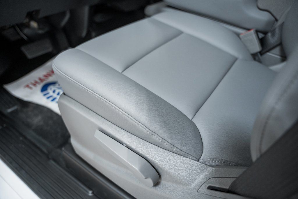 2024 Chevrolet Silverado 5500 HD Work Truck - 22995484 - 39