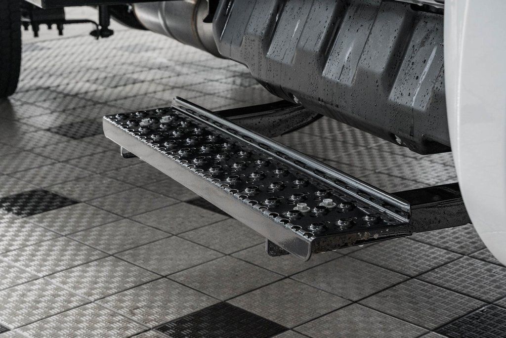 2024 Chevrolet Silverado 5500 HD Work Truck - 22995485 - 20