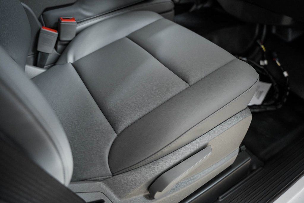 2024 Chevrolet Silverado 5500 HD Work Truck - 22995485 - 40