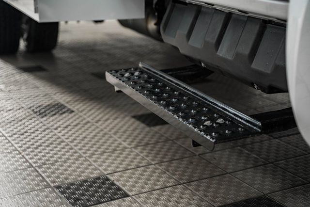 2024 Chevrolet Silverado 5500 HD Work Truck - 22995486 - 16