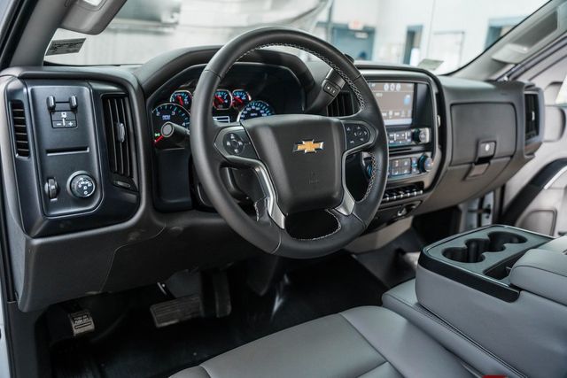 2024 Chevrolet Silverado 5500 HD Work Truck - 22995486 - 24