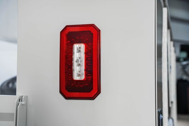 2024 Chevrolet Silverado 5500 HD Work Truck - 22995486 - 6