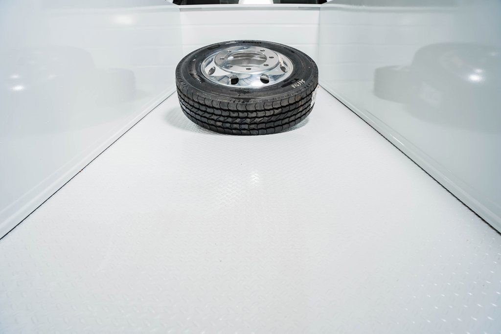 2024 Chevrolet Silverado 5500 HD Work Truck - 22995486 - 7