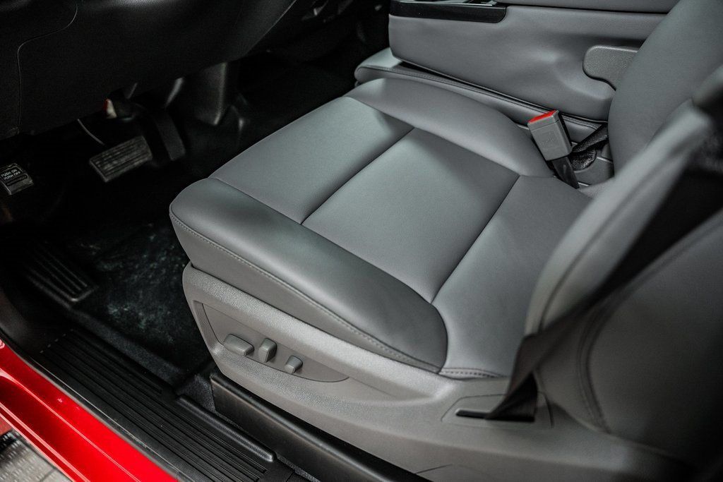 2024 Chevrolet Silverado 5500 HD Work Truck - 22995487 - 36