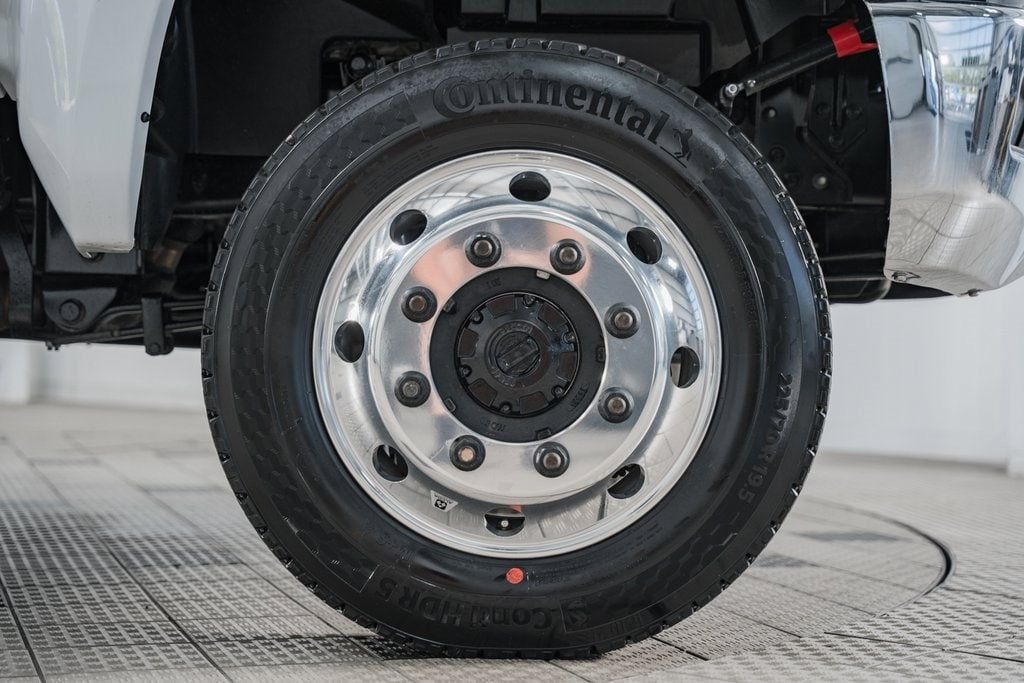 2024 Chevrolet Silverado 6500 HD Work Truck - 22868372 - 13