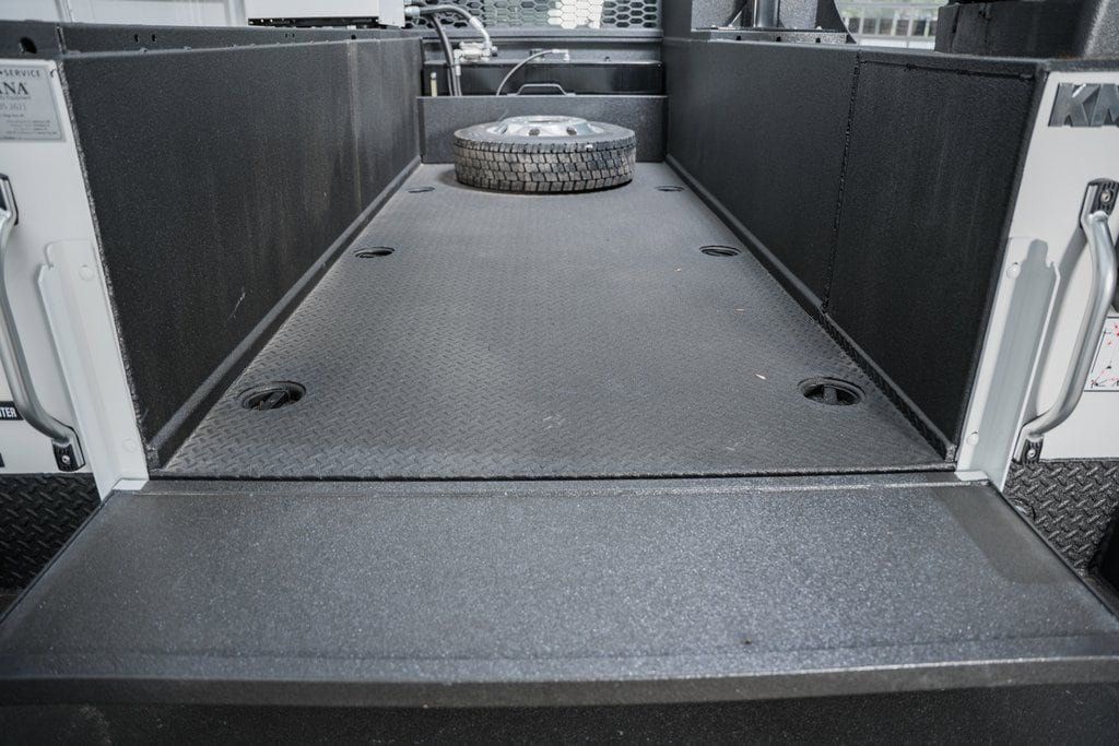 2024 Chevrolet Silverado 6500 HD Work Truck - 22868372 - 20