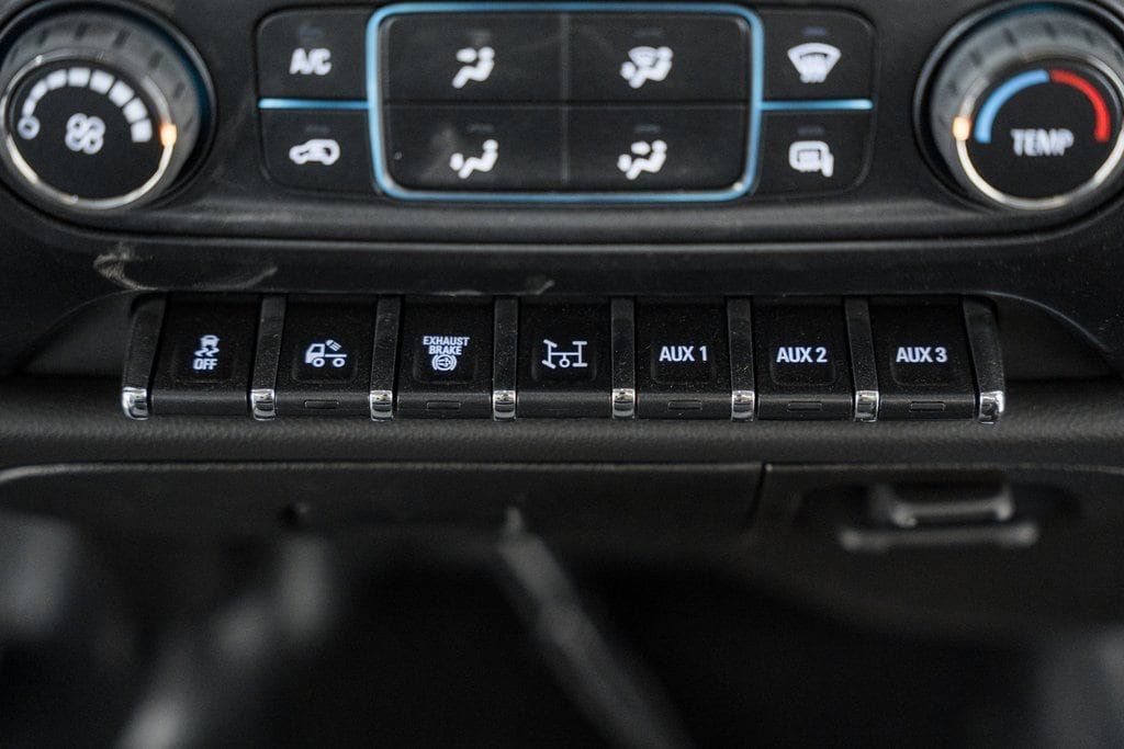 2024 Chevrolet Silverado 6500 HD Work Truck - 22868372 - 32