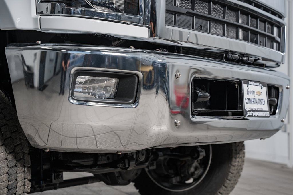 2024 Chevrolet Silverado 6500 HD Work Truck - 22936409 - 11