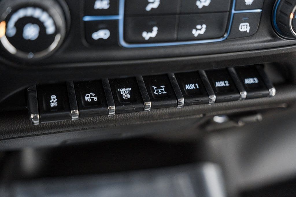 2024 Chevrolet Silverado 6500 HD Work Truck - 22936409 - 30