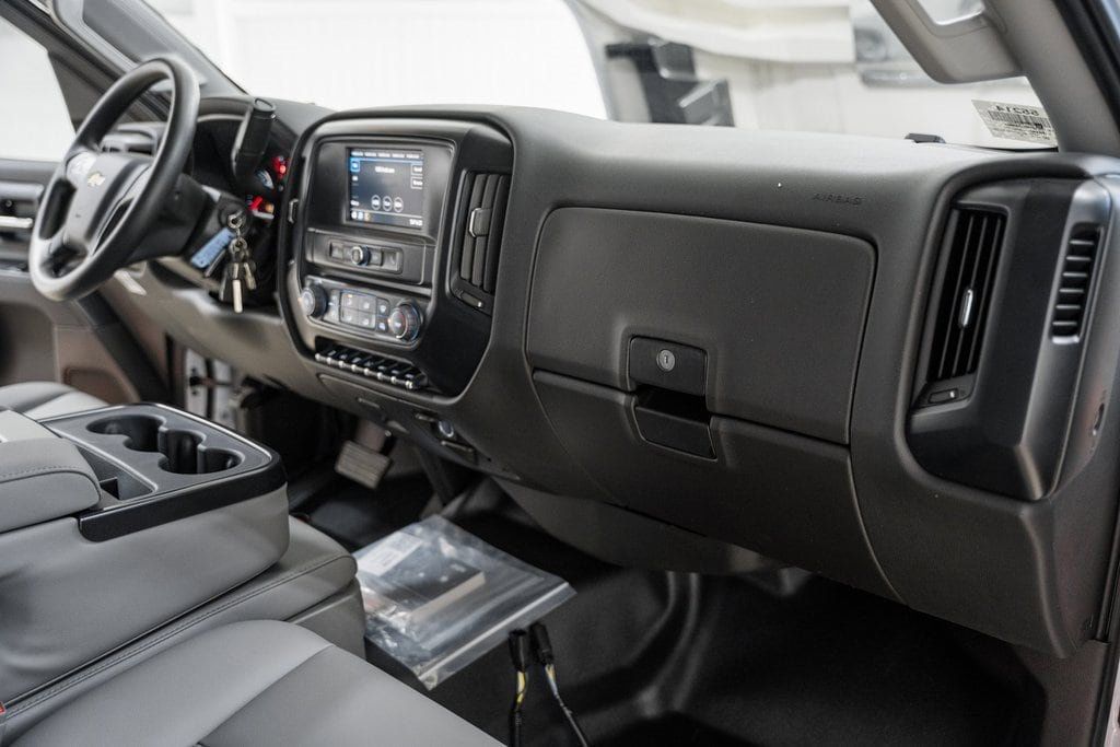 2024 Chevrolet Silverado 6500 HD Work Truck - 22940412 - 24