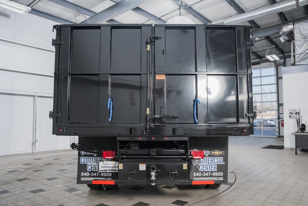 2024 Chevrolet Silverado 6500 HD Work Truck - 22953785 - 4