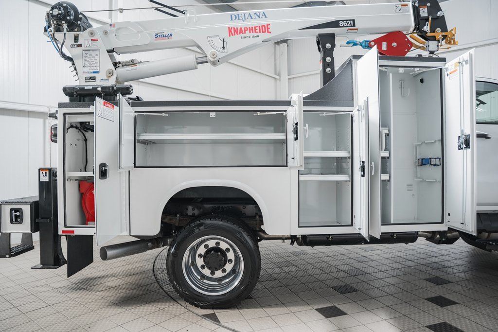 2024 Chevrolet Silverado 6500 HD Work Truck - 22954391 - 16