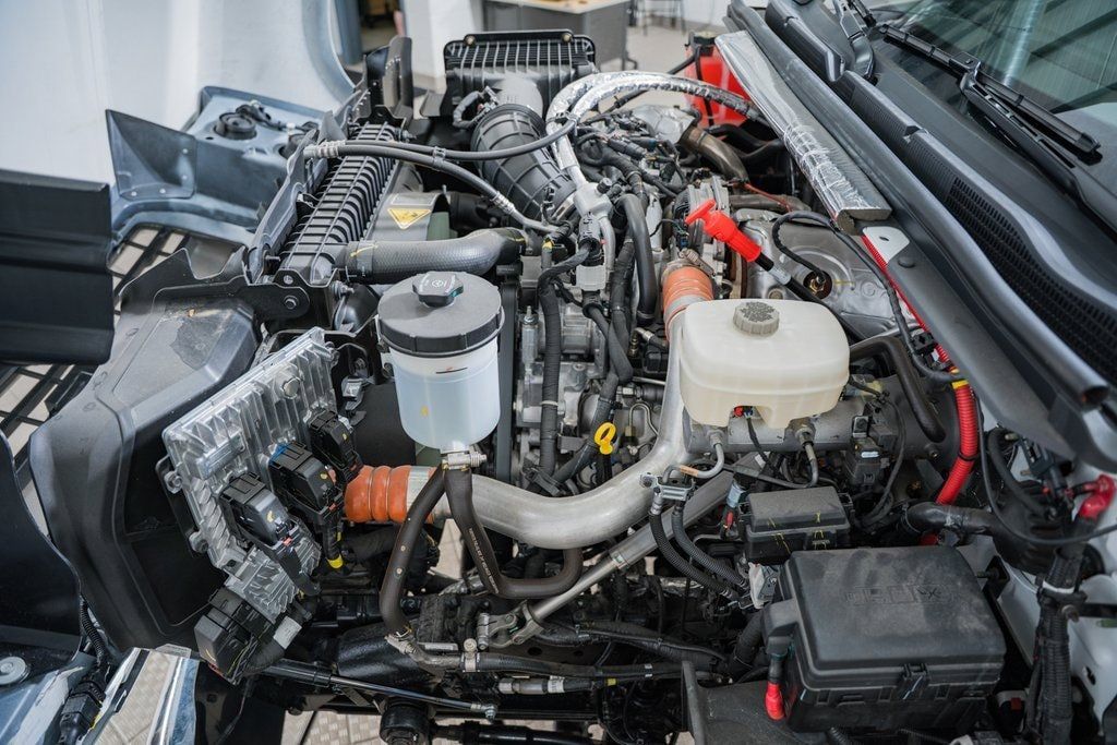 2024 Chevrolet Silverado 6500 HD Work Truck - 22954391 - 26